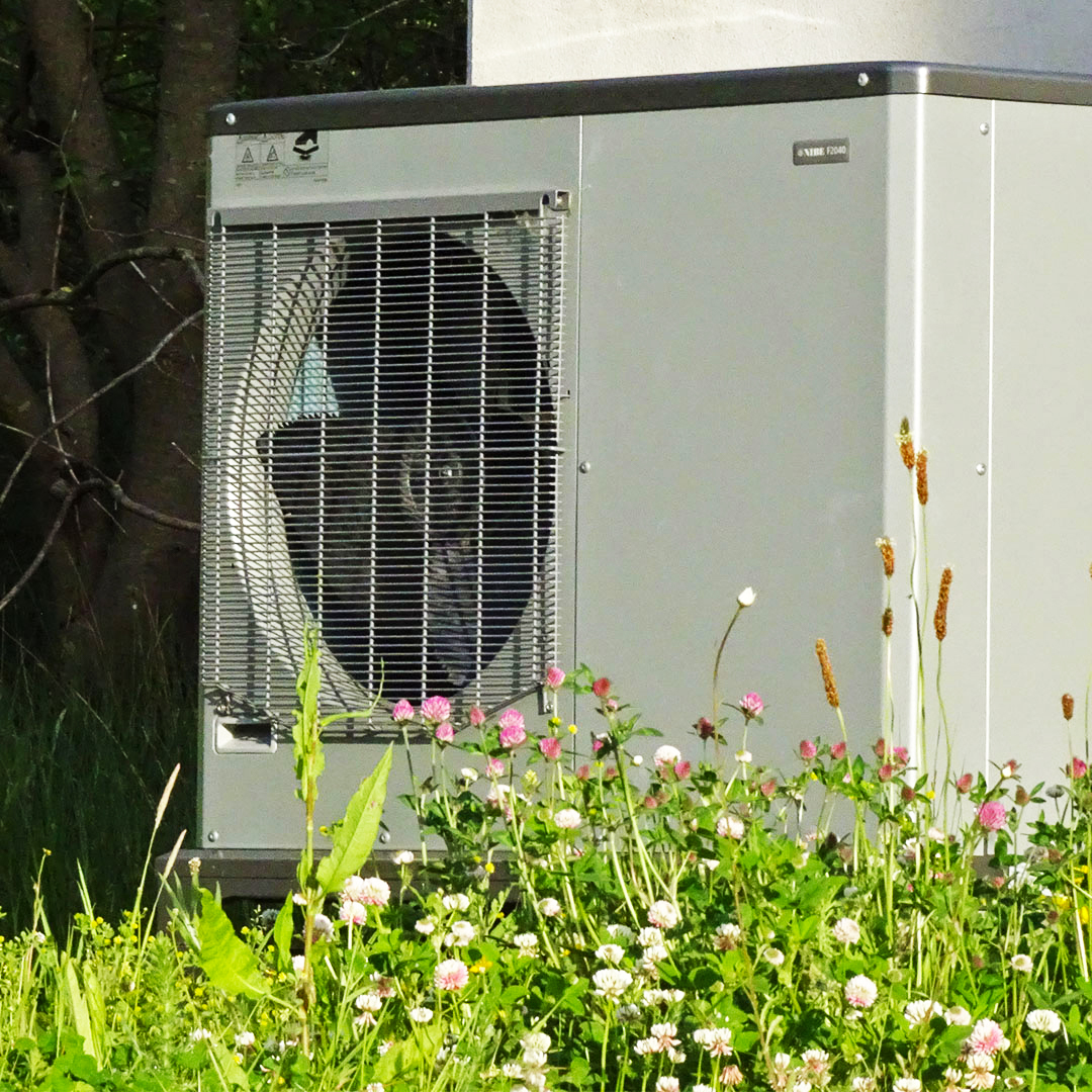 Air source heat pump producing green heating